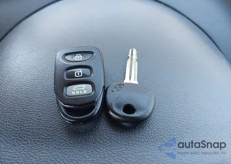 2013 Hyundai Elantra Gls z USA, uszkodzony, nr VIN 5NPDH4AE5DH354987